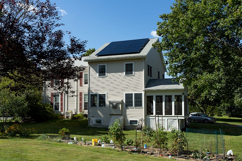 Should you buy or lease your solar panel system?